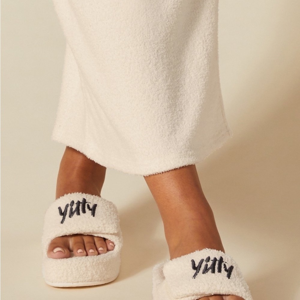 Yitty Pet Me Adjustable Velcro Platform Slides